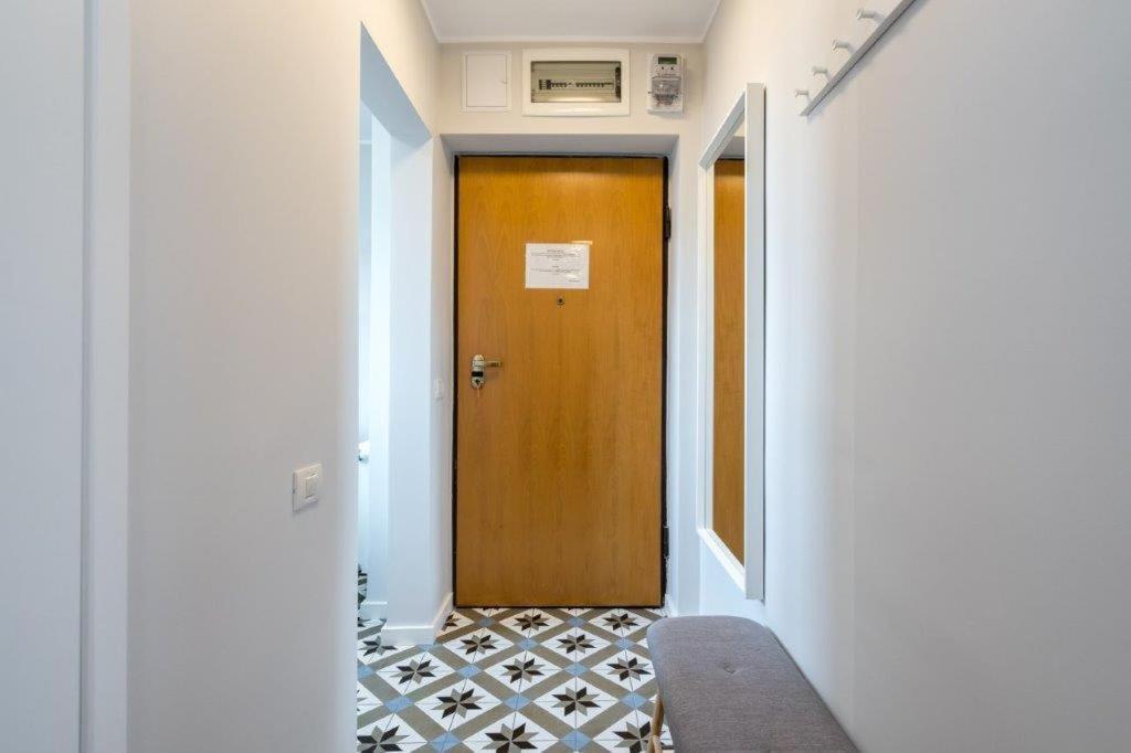 Downtown Modern - 2Br Apartment บูคาเรสต์ ภายนอก รูปภาพ