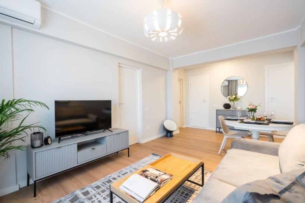 Downtown Modern - 2Br Apartment บูคาเรสต์ ภายนอก รูปภาพ