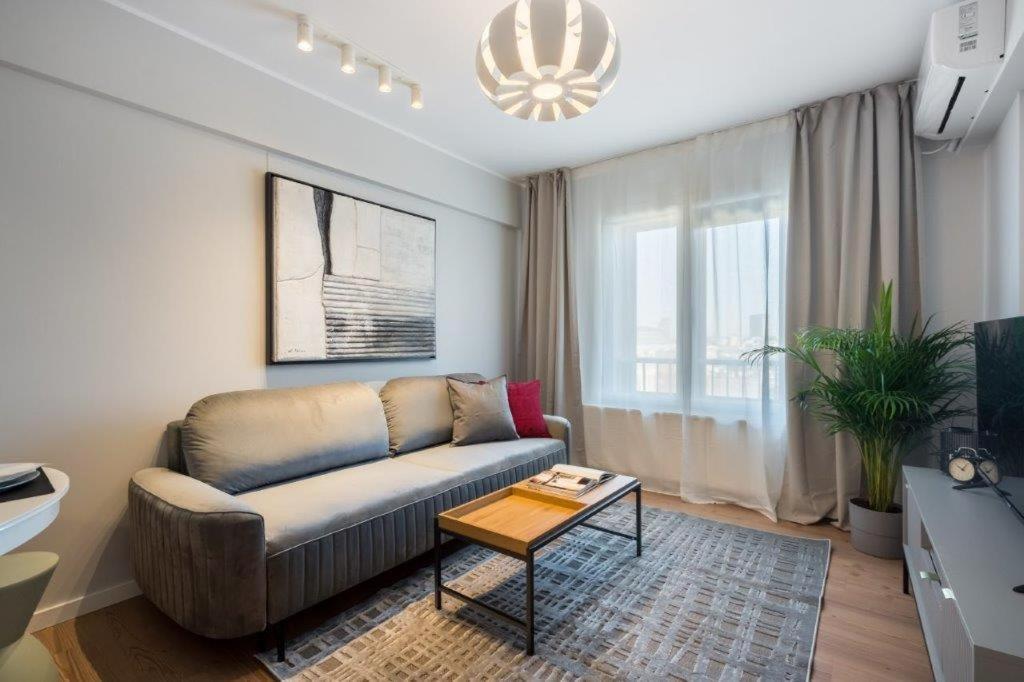 Downtown Modern - 2Br Apartment บูคาเรสต์ ภายนอก รูปภาพ