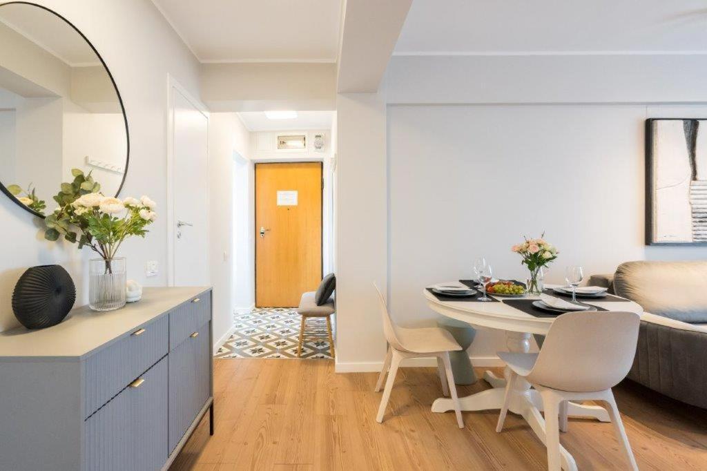 Downtown Modern - 2Br Apartment บูคาเรสต์ ภายนอก รูปภาพ