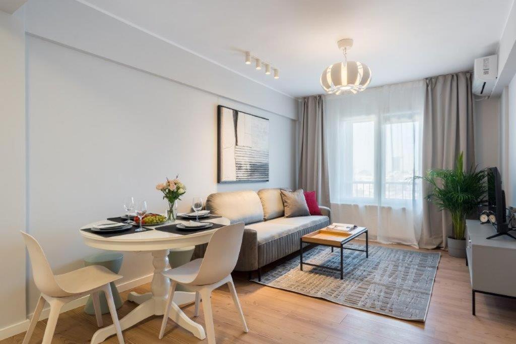 Downtown Modern - 2Br Apartment บูคาเรสต์ ภายนอก รูปภาพ