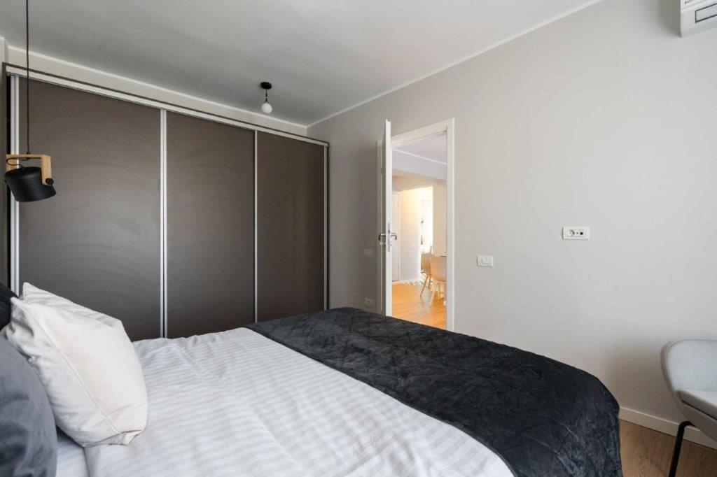 Downtown Modern - 2Br Apartment บูคาเรสต์ ภายนอก รูปภาพ
